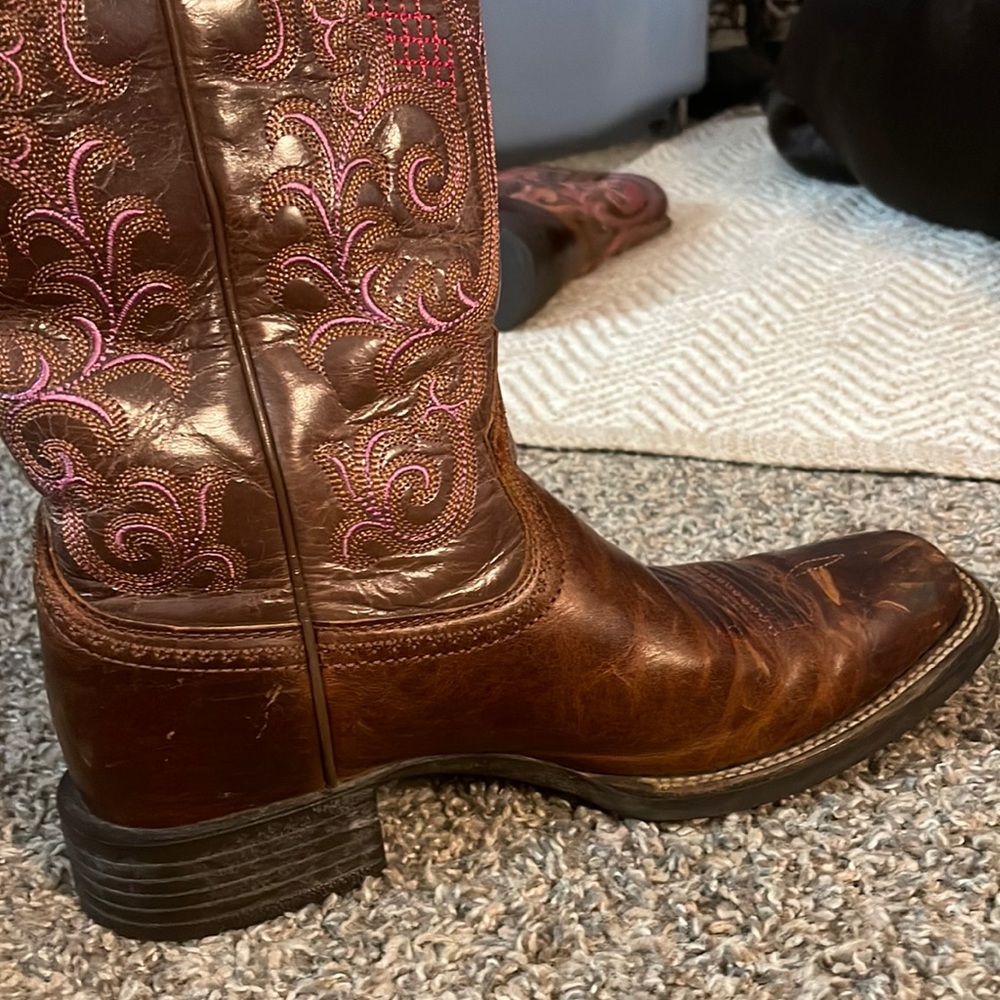 Women’s Ariat boots size 7.5